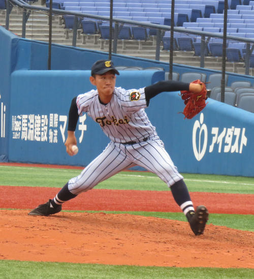 湘南対東海大相模　2番手で登板した東海大相模・紫藤