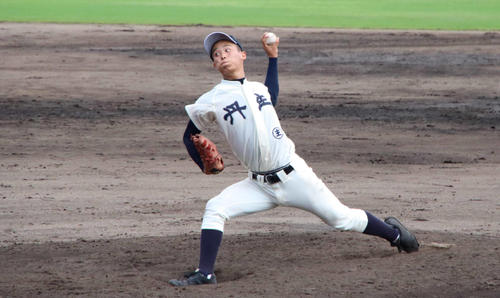 啓新相手に10回を完投した丹生の玉村（撮影・南谷竜則）