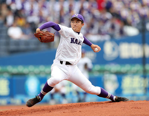 成田対習志野　先発し力投する成田・杉田（撮影・鈴木正人）