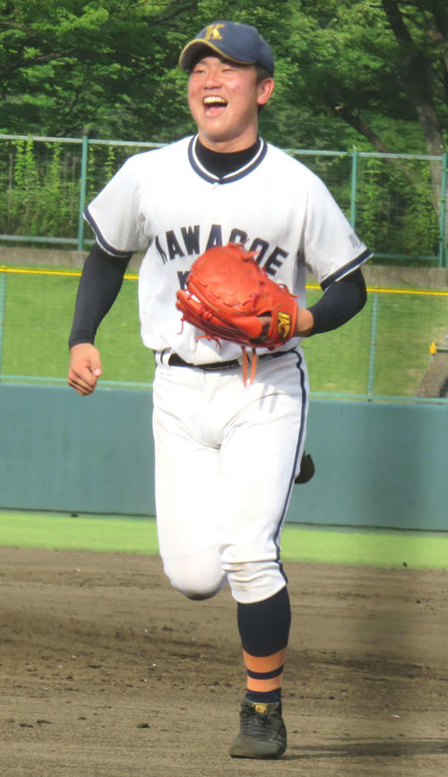 川越工対鴻巣　救援で5回無失点と力投した川越工・鈴木