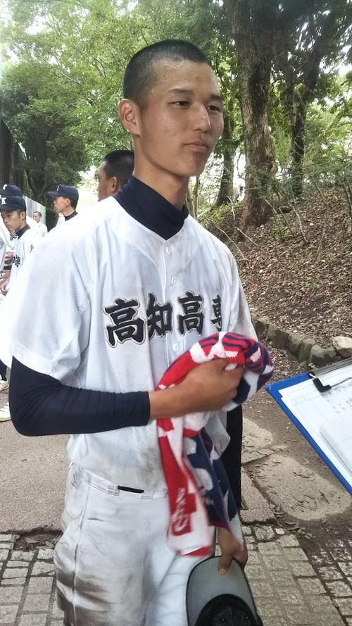 高知東対高知高専　15回1失点の熱投を見せた高知高専・岩室（撮影・柏原誠）