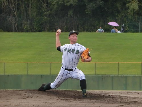 津田学園対皇学館　先発で5安打完封の津田学園・前（撮影・奥田隼人）