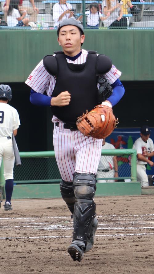 熊谷商対山村学園　肩で貢献した山村学園・橋本（撮影・古川真弥）