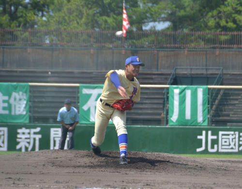 この夏初先発した星稜・奥川（撮影・望月千草）