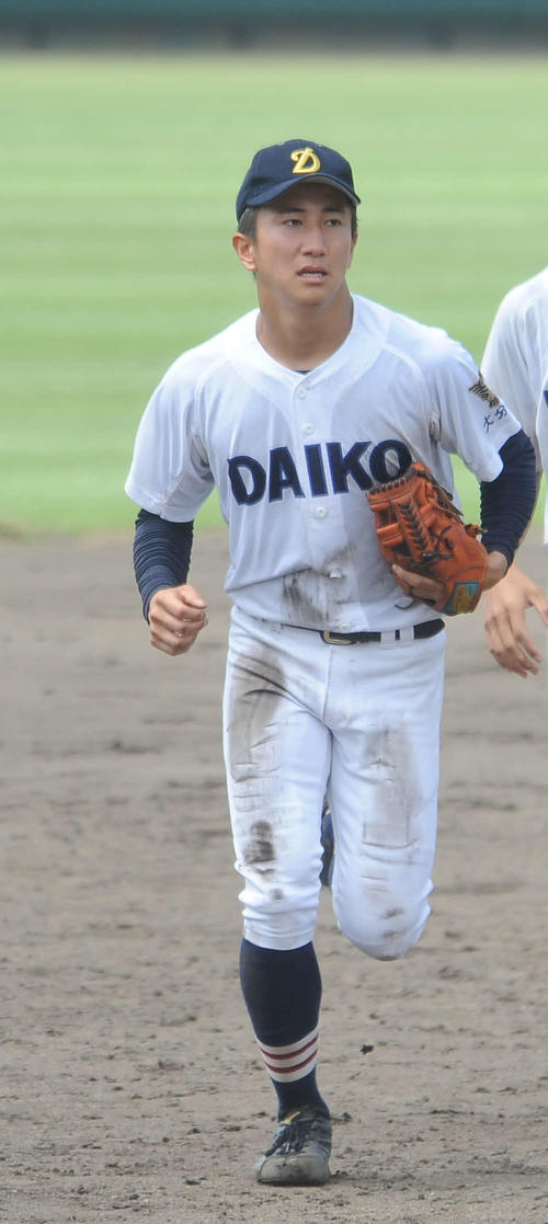大分大会準々決勝　大分工対杵築　大分工先発の日高翔太投手は9回途中降板も二塁手として勝利に貢献（撮影・浦田由紀夫）