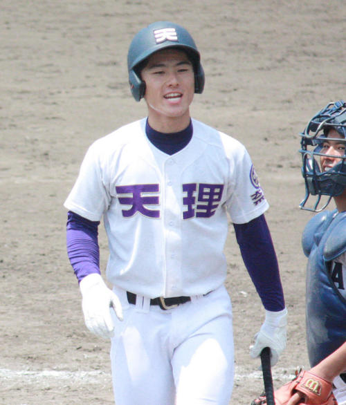 打席に立つ天理・北野（撮影・山崎健太）