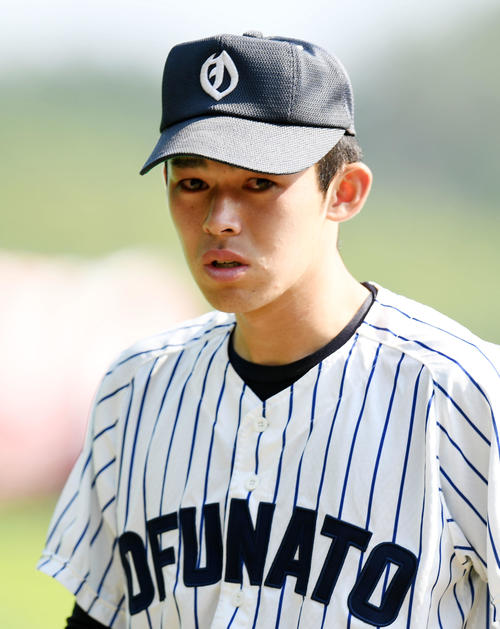 花巻東対大船渡　決勝戦で花巻東に敗れ涙を流す大船渡・佐々木（撮影・横山健太）