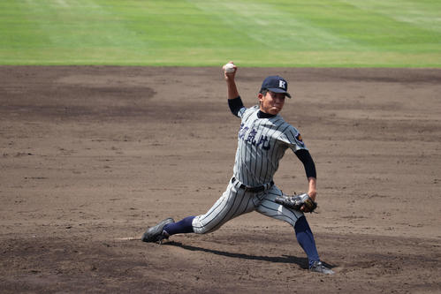 敦賀気比対丹生　力投する敦賀気比・笠島（撮影・山崎健太）