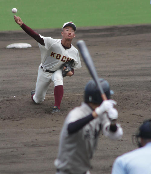高知東対高知　6回無失点と好投した高知・森木大智投手（撮影・柏原誠）
