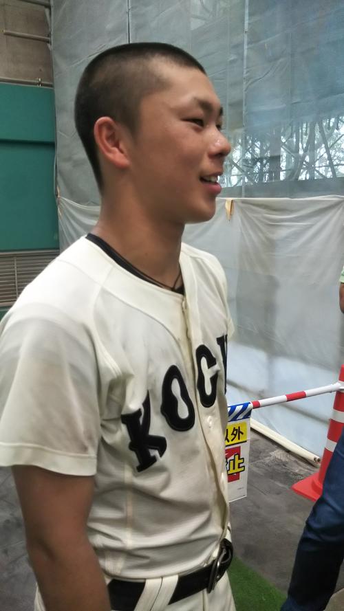 高知西対高知商　4安打で貢献した高知商・西村貫輔内野手（撮影・柏原誠）