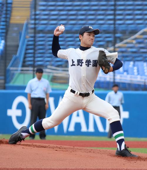 小山台対上野学園　先発し力投する上野学園・赤坂（撮影・加藤理沙）