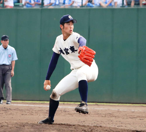 大宮東対市川越　7回から登板した大宮東の島村（撮影・佐藤成）