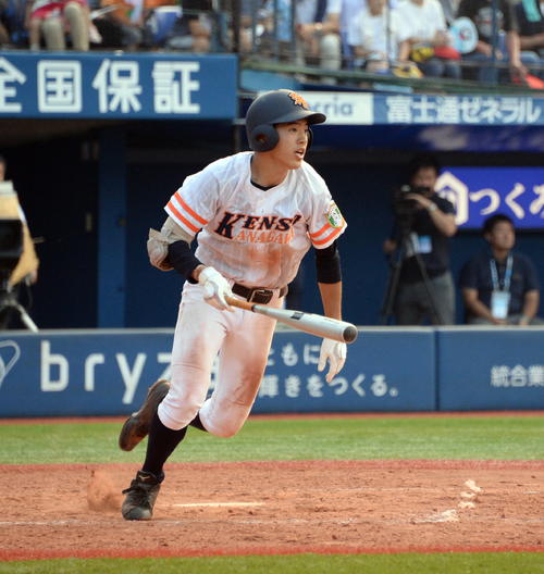 横浜対相模原　8回裏相模原1死一、二塁、右翼線に逆転の適時二塁打を放つ中野（撮影・鈴木正章）