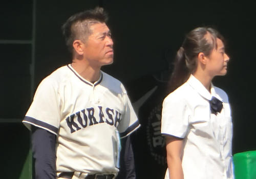 倉敷商対倉敷翠松　準決勝進出を決めた倉敷商・森光監督（撮影・奥田隼人）