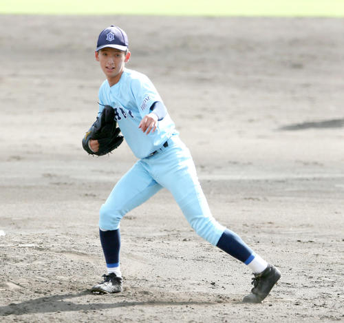 滋賀大会決勝戦・光泉対近江　5回まで3安打無失点と好投を続ける近江の林優樹（撮影・上山淳一）＝2019年7月26日、皇子山球場