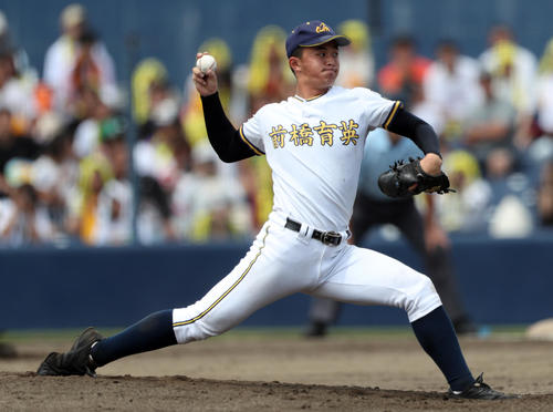 前橋育英対前橋商　先発登板した前橋育英・梶塚（撮影・伊作将希）