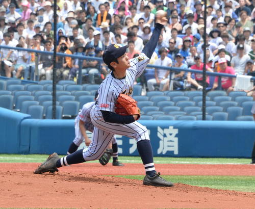 東海大相模対日大藤沢　力投する東海大相模・野口（撮影・鈴木正章）