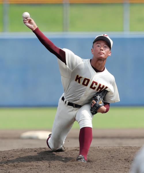 明徳義塾対高知　3回から登板した高知・森木（撮影・前田充）