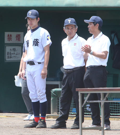 大分商対藤蔭　藤蔭を連覇に導いた竹下監督（左）（撮影・菊川光一）