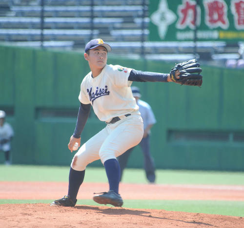 海星対鎮西学院　海星先発の柴田蓮人投手が決勝で1失点完投勝利を挙げた（撮影・浦田由紀夫）