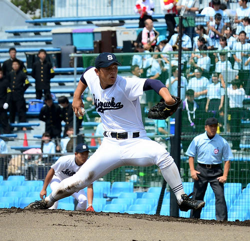 6安打2失点で完投した静岡・松下