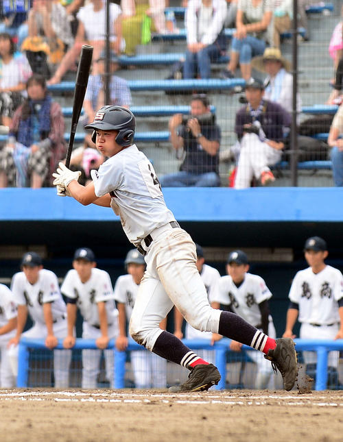 4打数4安打2打点と打線をけん引した駿河総合・坂口