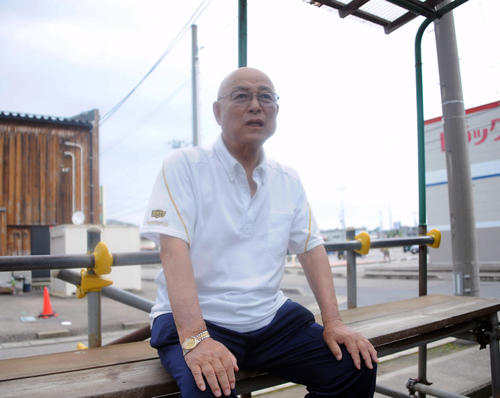 「まず1つ勝って欲しい」と期待を話す大井総監督（撮影・斎藤慎一郎）