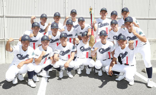 初戦に向け気合十分の秋田中央の選手たち（撮影・野上伸悟）