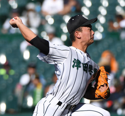 津田学園対履正社　津田学園先発の前佑囲斗（撮影・奥田泰也）