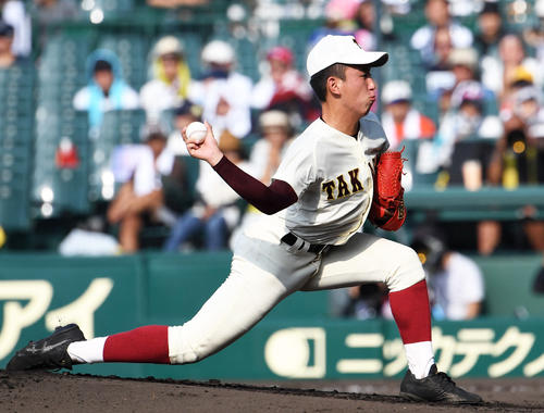 高岡商先発の荒井大地（撮影・奥田泰也）