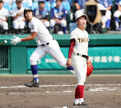 6回裏履正社1死一塁、井上に2点本塁打を浴びる荒井（撮影・前田充）