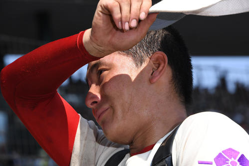 智弁和歌山対星稜　星稜に負けた号泣する東妻純平（撮影・奥田泰也）