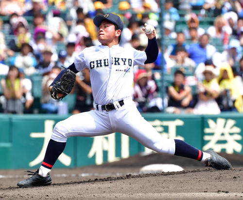 中京学院大中京対星稜　先発の中京学院大中京・不後投手（撮影・清水貴仁）