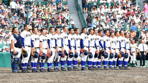 履正社対明石商　決勝進出を決め校歌を歌う履正社ナイン（撮影・清水貴仁）