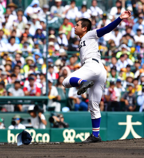 履正社対星稜　決勝戦に先発した履正社・清水（撮影・清水貴仁）