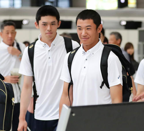 高校日本代表の奥川と佐々木（2019年8月28日撮影）