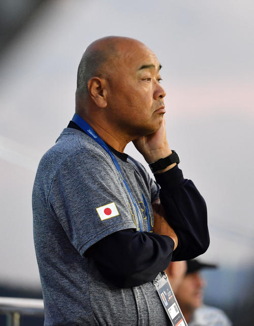 米国対南アフリカ戦を視察する永田監督（撮影・横山健太）