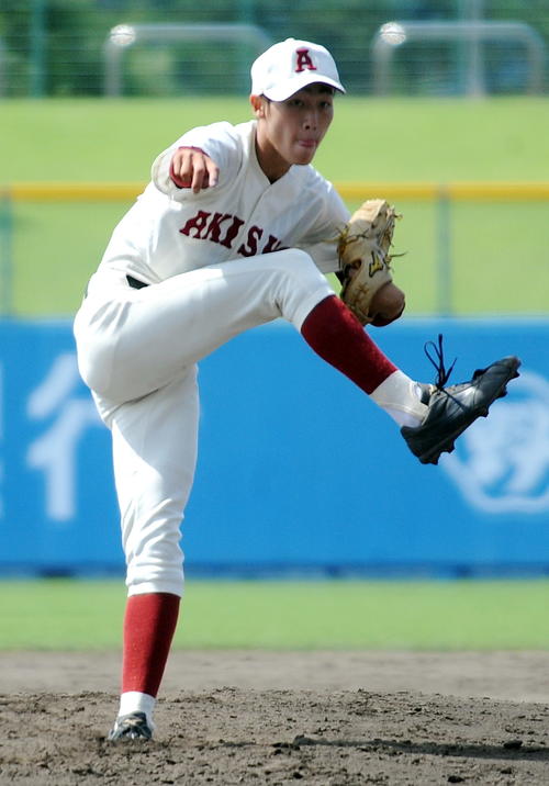 秋田商対五城目　秋田商エース石川は豪快なフォームで8回を7安打無失点