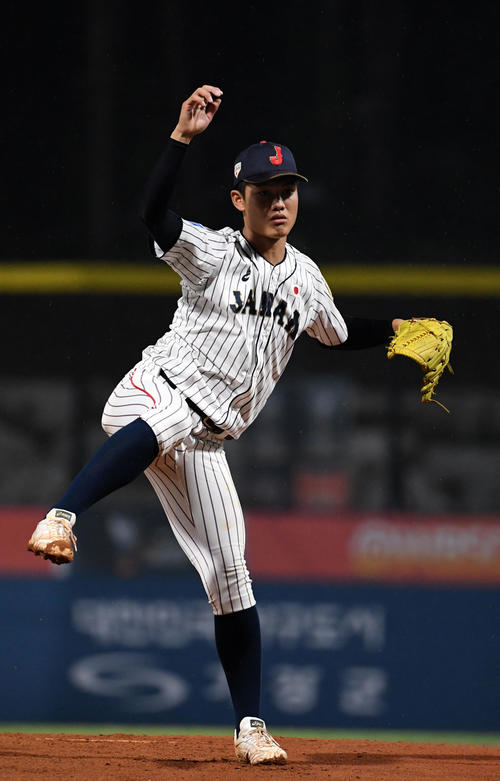 日本対パナマ　力投する日本先発の西（撮影・横山健太）