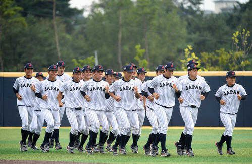 日本対カナダ　ランニングをする日本代表の選手たち（撮影・横山健太）