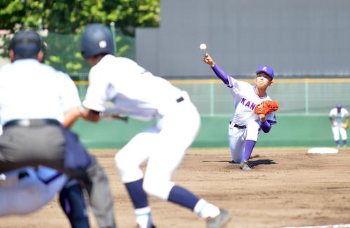秋田西対金足農　毎回安打を許しながらも完投した金足農エース山形（撮影・鎌田直秀）