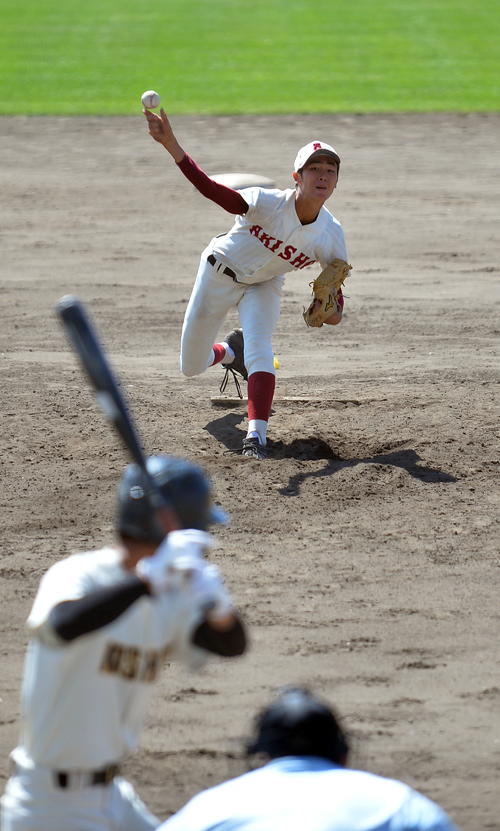 能代対秋田商　気迫を込めた投球で完投した秋田商・石川（撮影・鎌田直秀）
