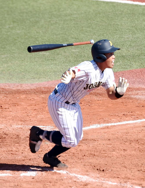 小牛田農林対仙台城南　9回裏仙台城南1死満塁、右中間にサヨナラ打を放つ鈴木