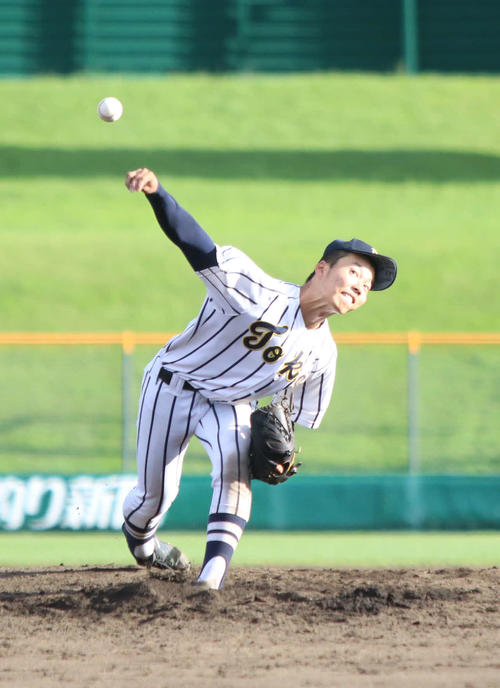 東海大札幌対立命館慶祥　8回無失点と好投した東海大札幌・上村（撮影・西塚祐司）