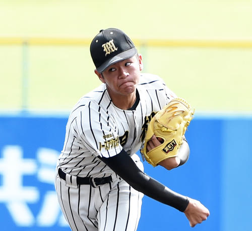 3安打完封した明桜先発の佐々木湧生（撮影・山田愛斗）