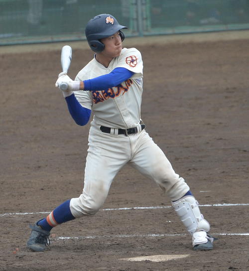 花巻東対盛岡大付　今大会5試合で4本塁打を量産した盛岡大付・塚本