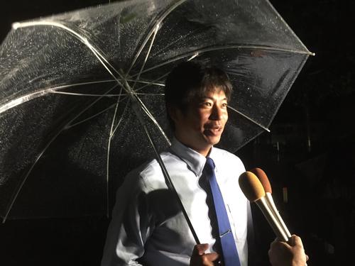 大船渡・佐々木との面談に訪れた楽天宮越スカウト（撮影・金子真仁）