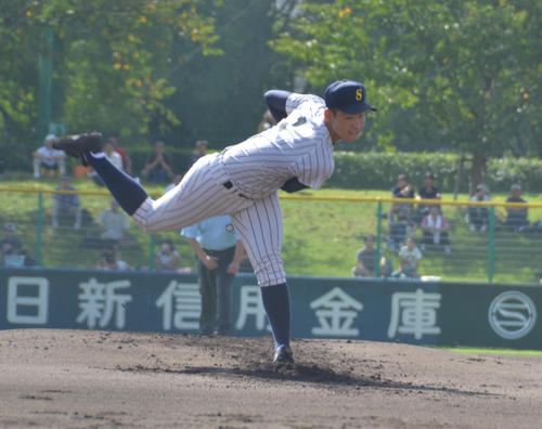 先発した明石商・中森俊介投手