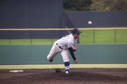 東海大相模対桐光学園　東海大相模、5回裏から登板し1安打無失点に抑える好救援の金城（撮影・保坂淑子）