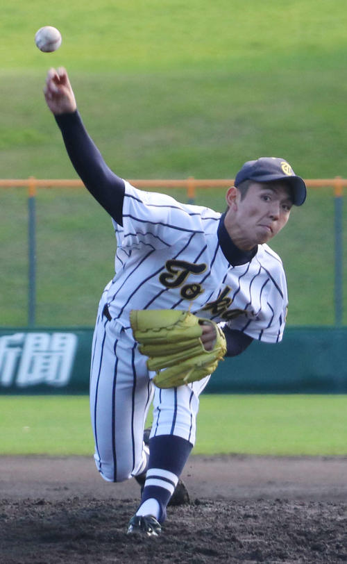 別海対東海大札幌　公式戦初先発で1安打完封した東海大札幌先発の板垣（撮影・浅水友輝）